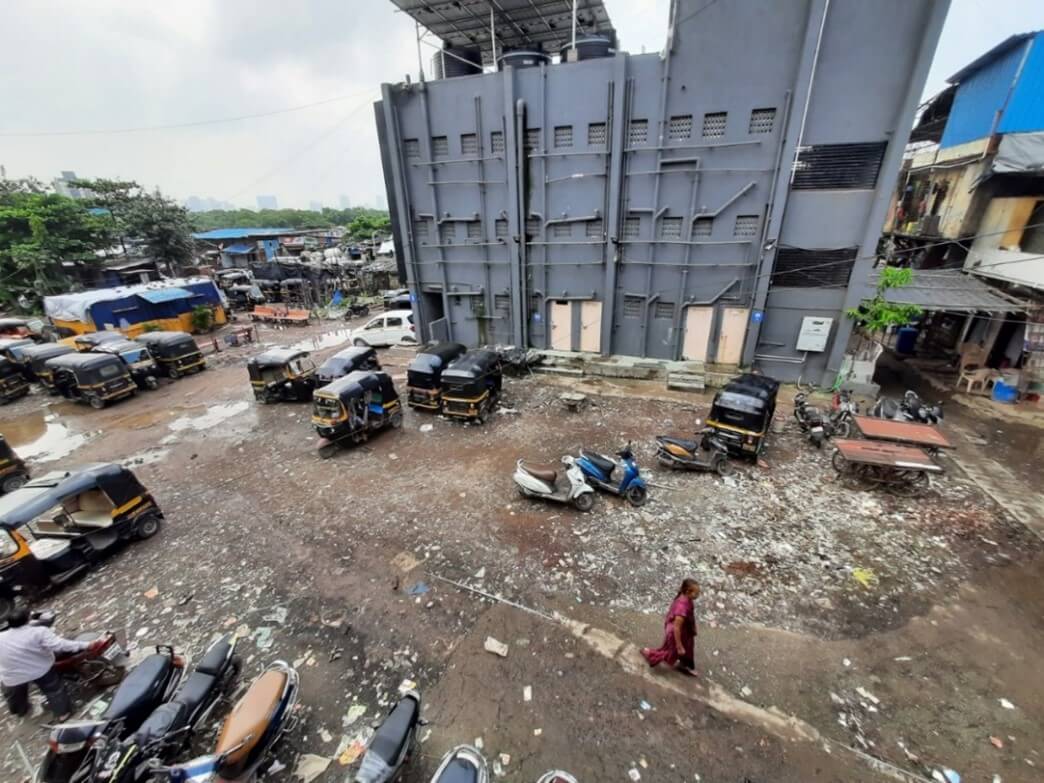 derelict open area in Ambujwadi, P/North ward largely used for unorganized parking