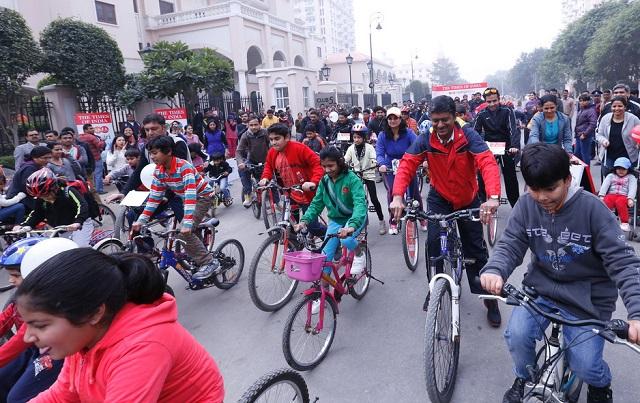 Raahgiri Day demonstrates the power that can be derived from people-oriented streets and cities. This event, which started as a small idea, has transformed cities across India. Gurugram, India, March 2014. Photo by Raahgiri Team Gurugram Raahgiri Day demonstrates the power that can be derived from people-oriented streets and cities. This event, which started as a small idea, has transformed cities across India. Gurugram, India, March 2014. Photo by Raahgiri Team Gurugram