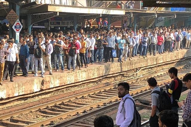 Ghatkopar, 10:15 a.m., March 1, 2020, before nationwide lockdown. Photo by Madhav Pai/WRI India Ghatkopar, 10:15 a.m., March 1, 2020, before nationwide lockdown. Photo by Madhav Pai/WRI India