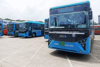 The government now intends to procure 50,000 e-buses by 2030 through CESL. Photo by Yash Pratap Singh/WRI India The government now intends to procure 50,000 e-buses by 2030 through CESL