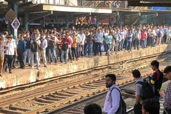 Ghatkopar, 10:15 a.m., March 1, 2020, before nationwide lockdown. Photo by Madhav Pai/WRI India